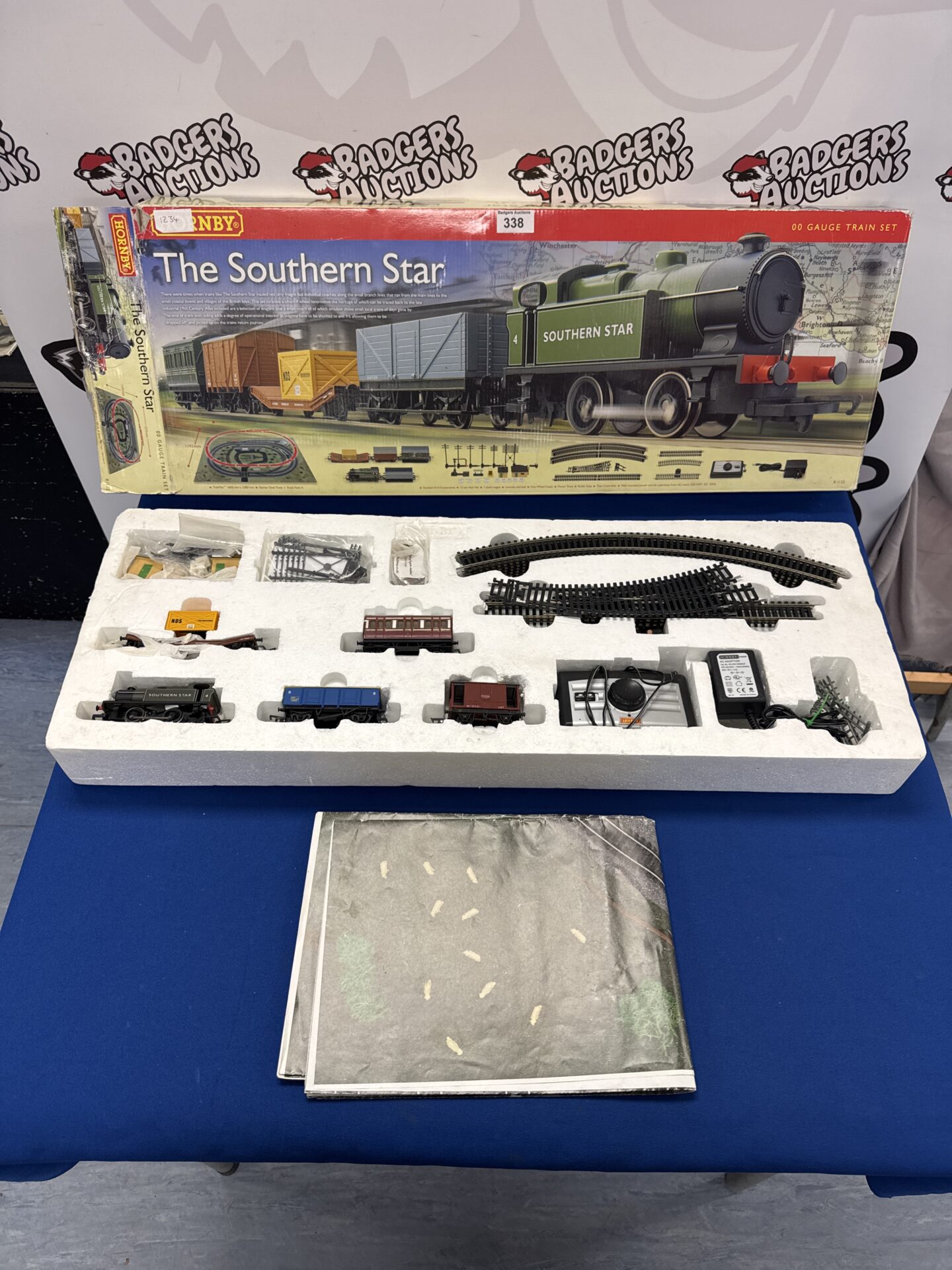 370 Vintage hornby 00 gauge the southern star model train set