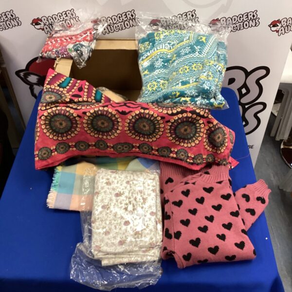 Mixed linen lot with Christmas jumper and patterned throw.
