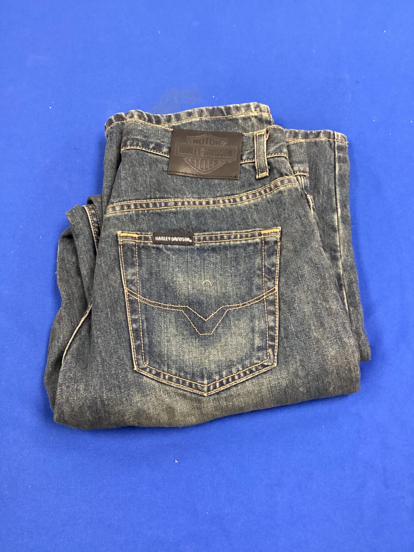 577 Pair of harley davidson jeans size 32