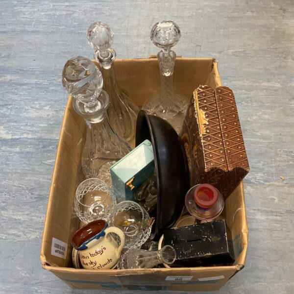Vintage mixed lot featuring crystal decanters and a bakelite bowl.