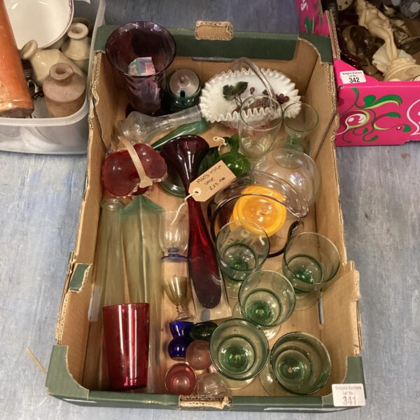 Assorted vintage glassware lot with a tulip vase.