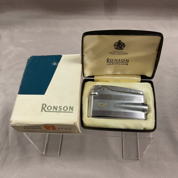 Vintage Ronson Varaflame lighter VF 215 in original box.
