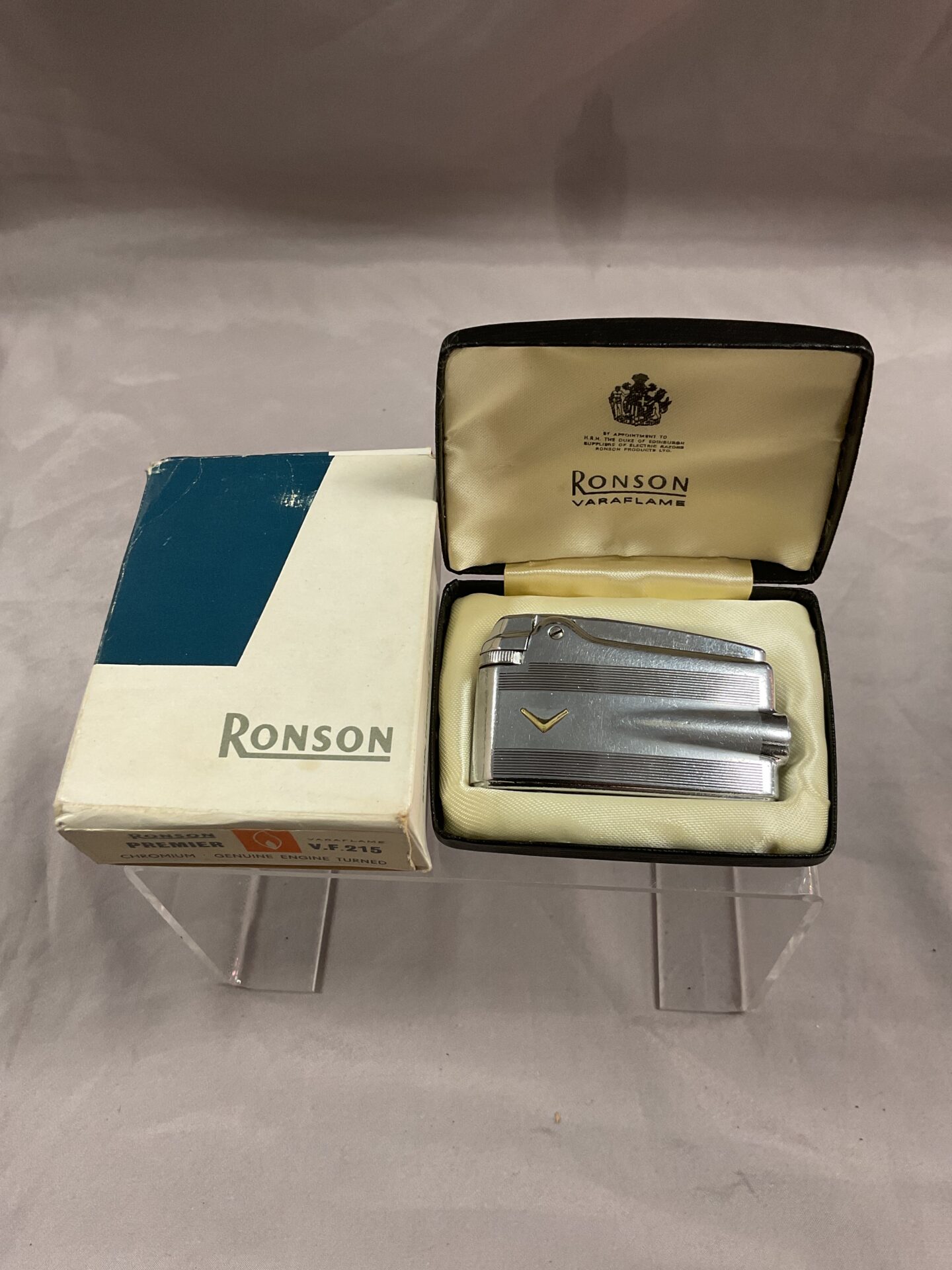 791 Vintage Ronson premier VF 215 Varaflame lighter In original box
