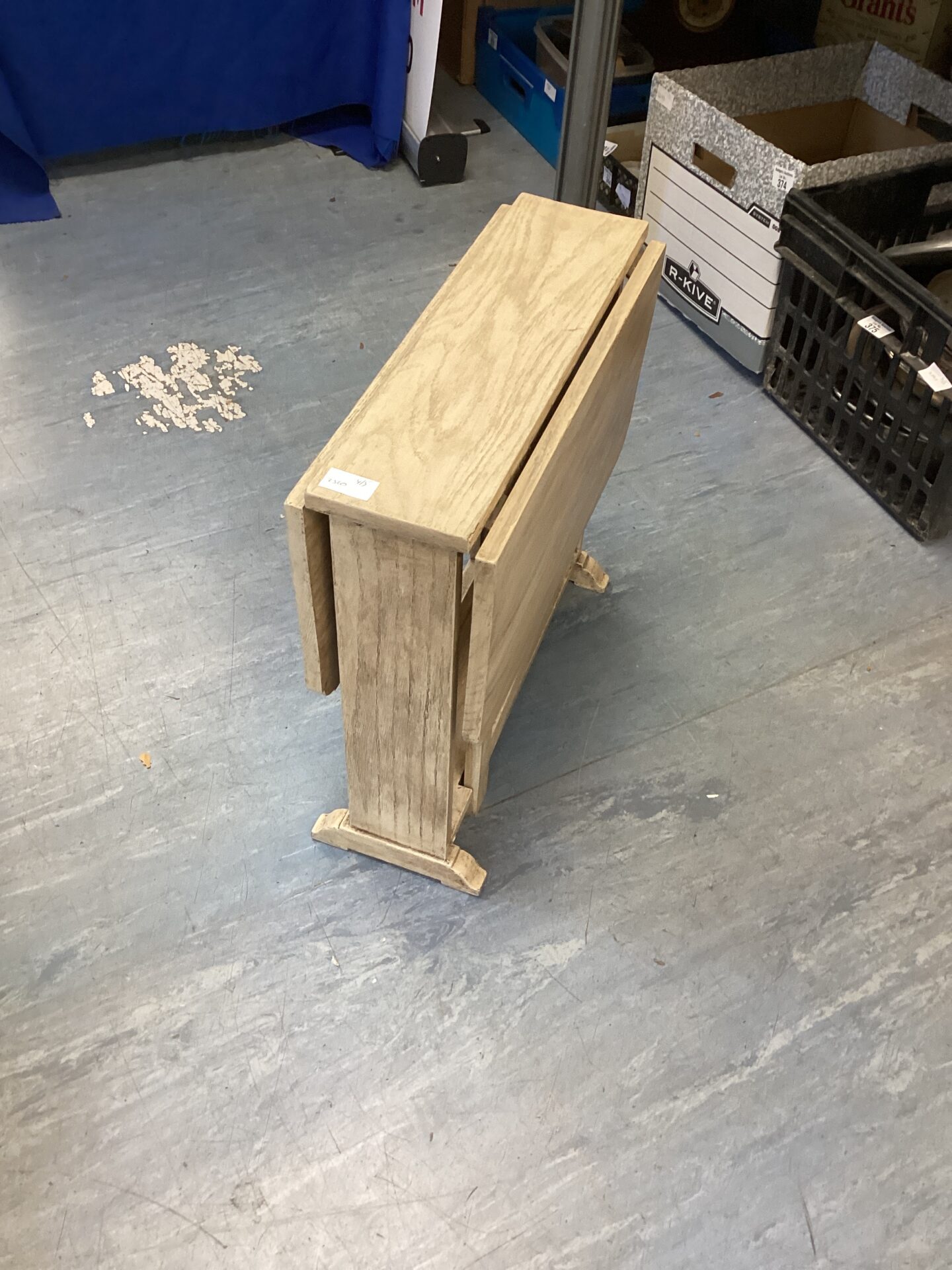376 Small gate leg table