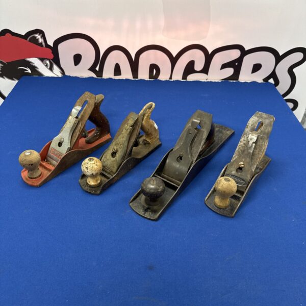Vintage wood planes lot including Spinney and Salmens examples.