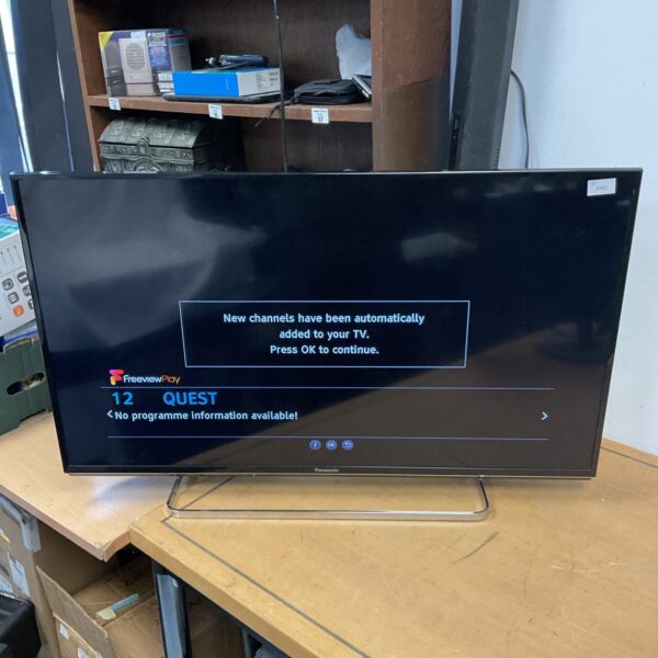 Panasonic 40 inch smart TV for home entertainment