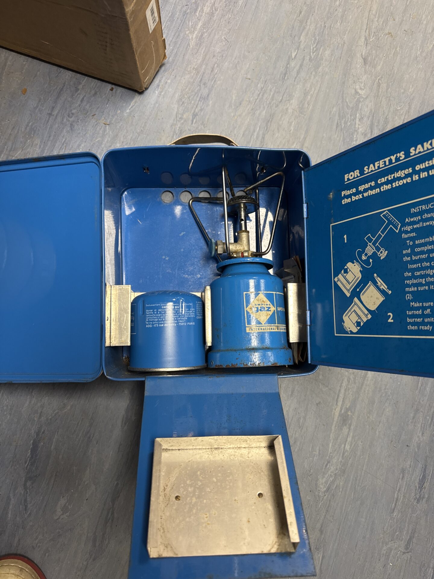 910 Campingaz stove