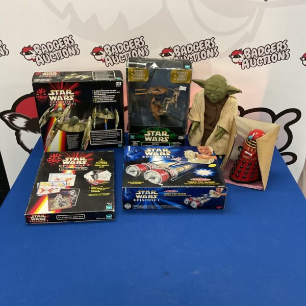 Boxed vintage Star Wars Ultimate Art Set by Hasbro.