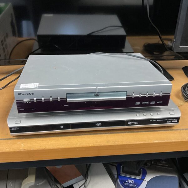 Nissan DV-100S portable DVD player, side view.