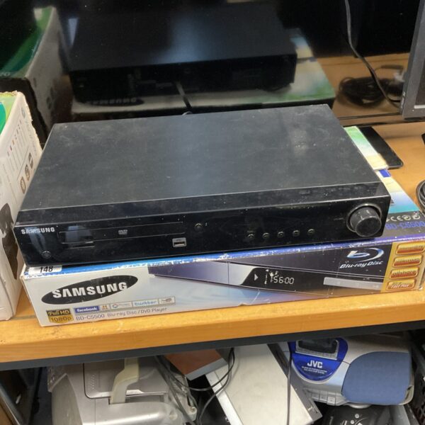 Black Samsung BD-C5500 Blu-Ray player for home entertainment.