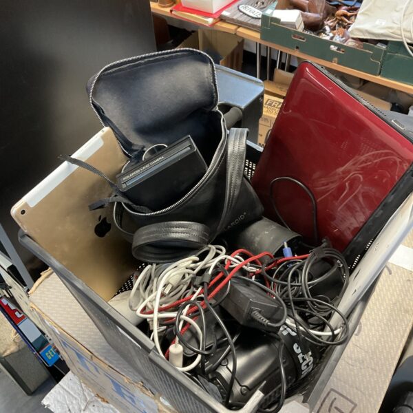 Mixed lot of electricals including a Polaroid camera and Apple iPad.