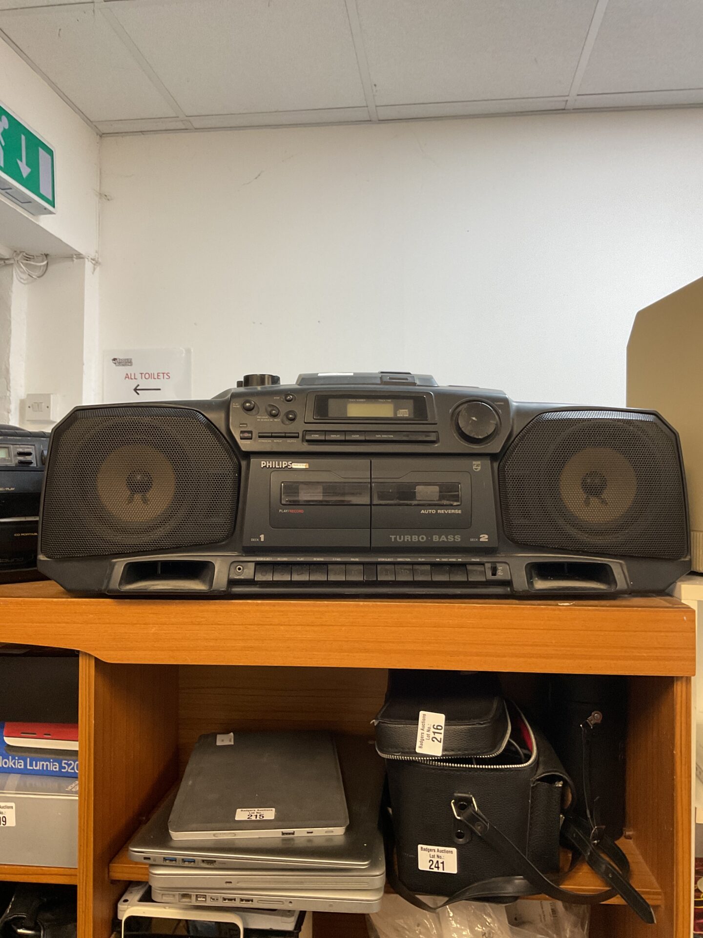 214 Philips super bass cd cassette boombox