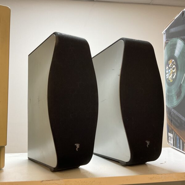 Pair of black Focal 3 bookshelf speakers for vintage audio systems.