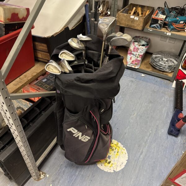 Ladies Ping K Tour golf club set with carry bag.