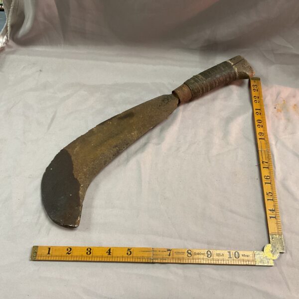 Vintage WW2 billhook dated 1938, showing full tool.