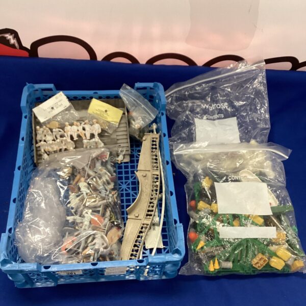 Vintage model railway accessories lot including Scalextrix and MRRC figures.