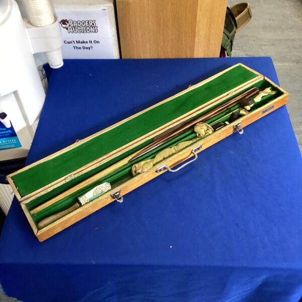 Vintage Riley snooker cue in wooden case with accessories.