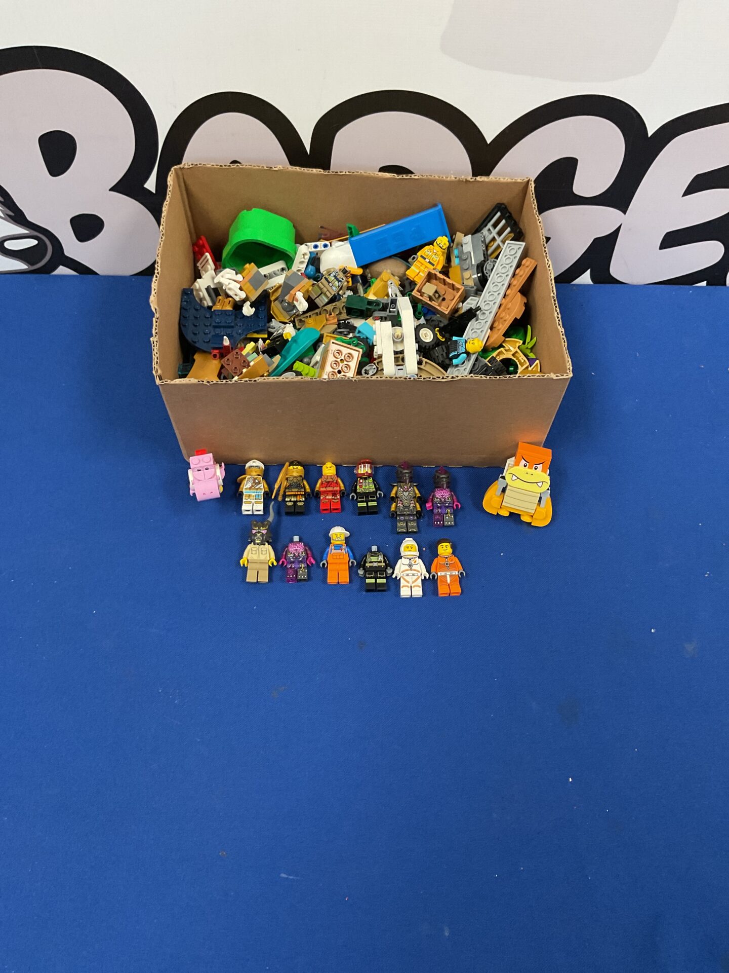 420 Box of mixed Lego inc Lego city, Ninjago and figures