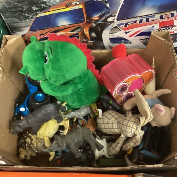 Overview of a vintage toy animal lot with various plush figures.