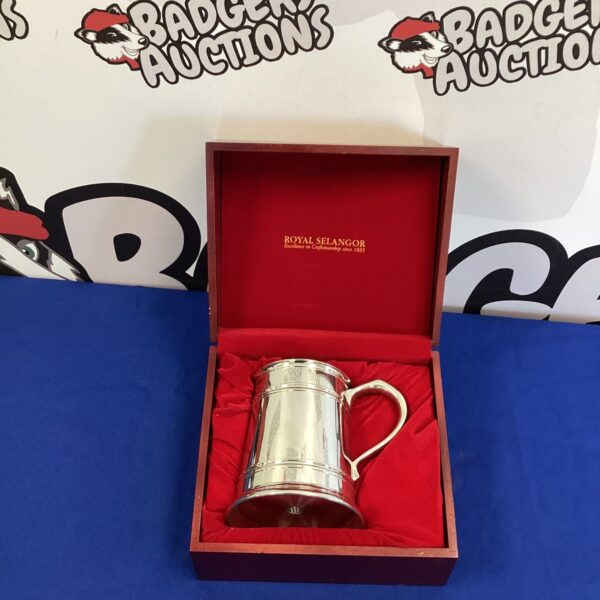 Royal Selangor pewter tankard in presentation case, collectible giftware.