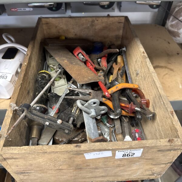 Mixed tool lot in a wooden tray, vintage hand tools.