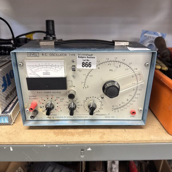 Vintage Levell TG200DMP RC Oscillator signal generator.