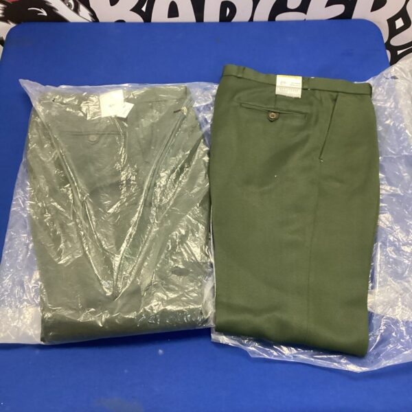 New size 32 green military trousers, classic army style.
