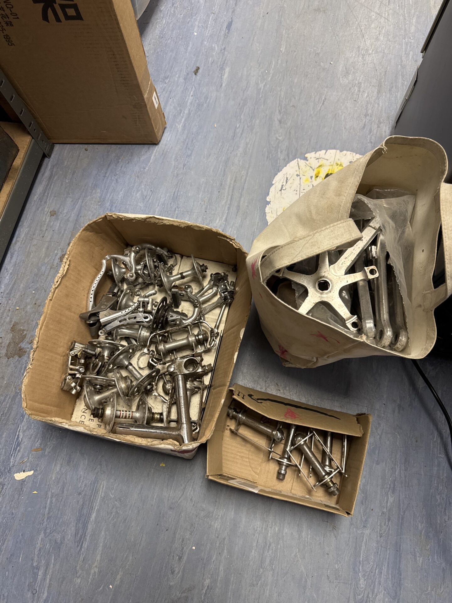 883 Quantity of vintage bicycle parts