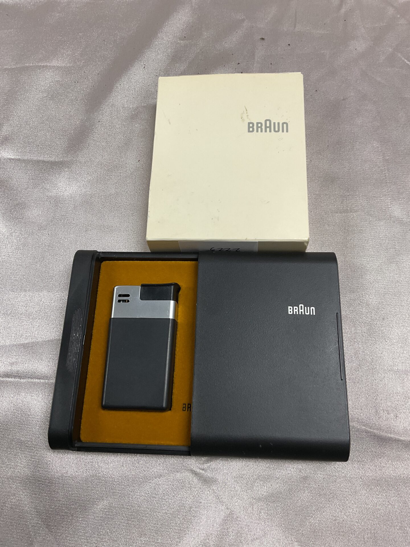 766 Braun Gas Lighter as new in box