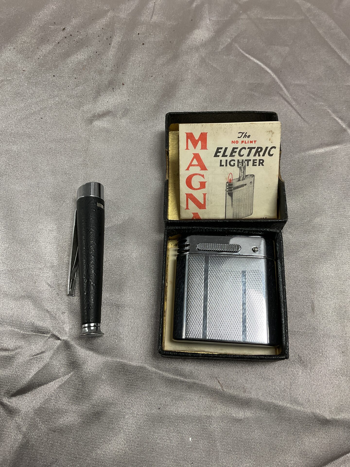 767 Vintage magna electric lighter and consul lighter