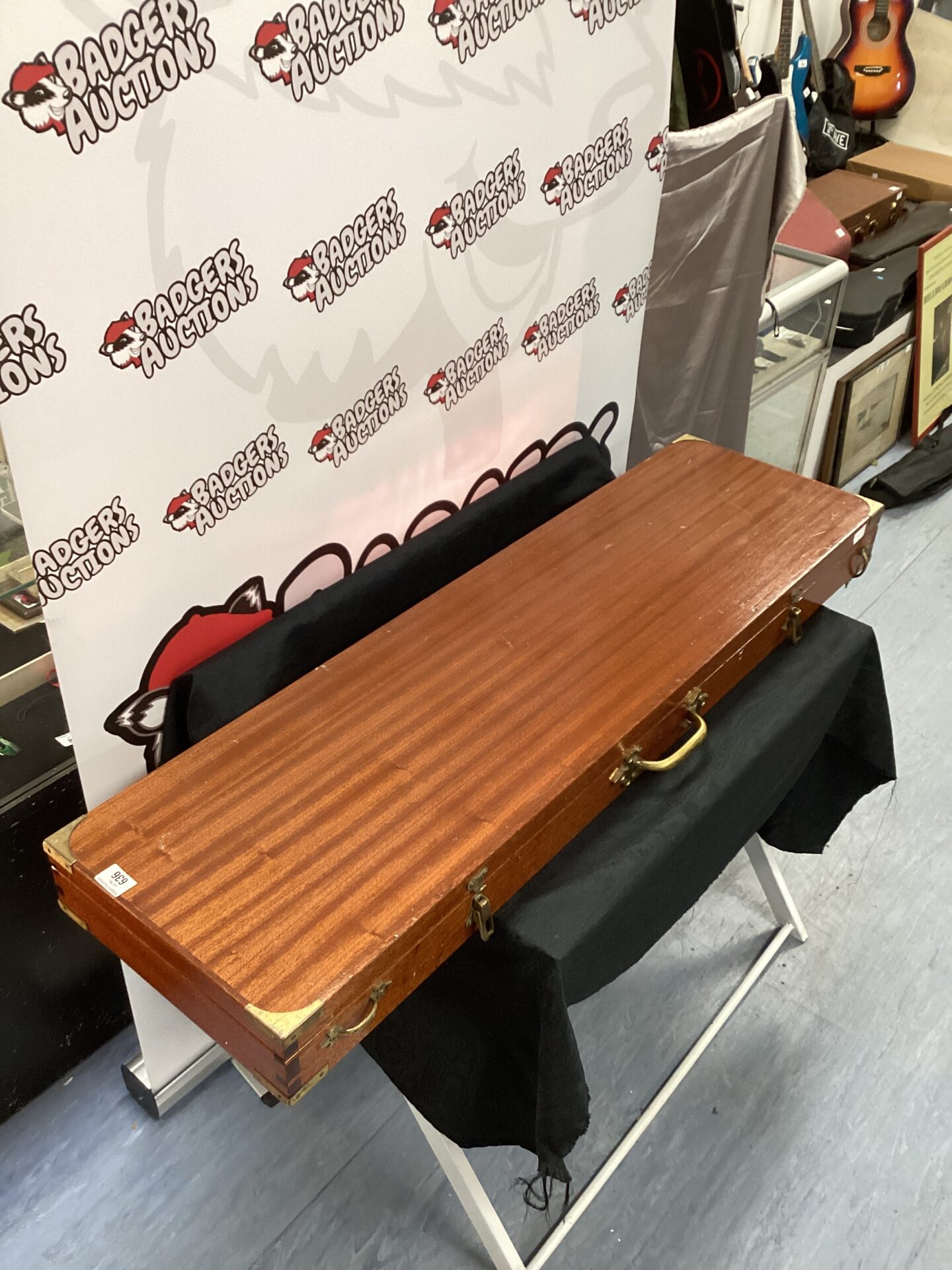 636 Wooden Gun Case with lining