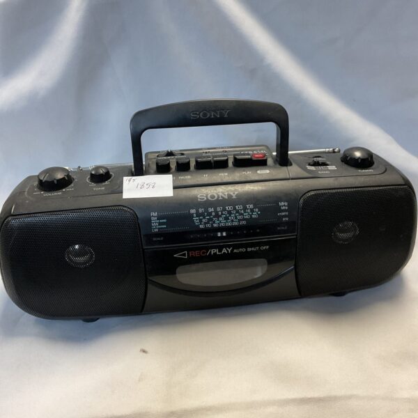 Vintage Sony CFS-E14L portable cassette player radio in good condition.