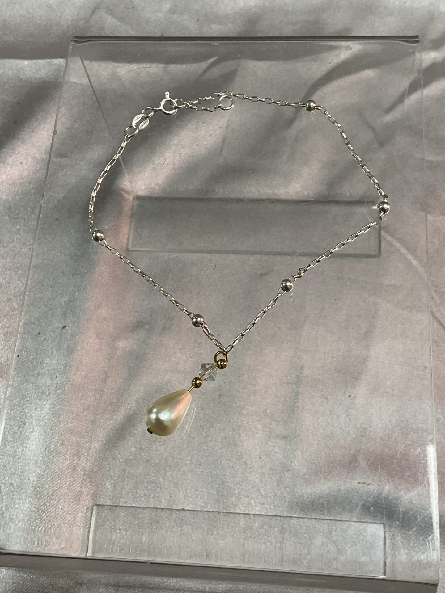 777 925 Silver bracelet with faux pearl pendant