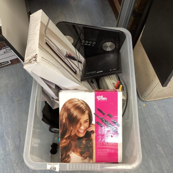 Mixed lot including a vintage Phil Smith hair styler appliance.