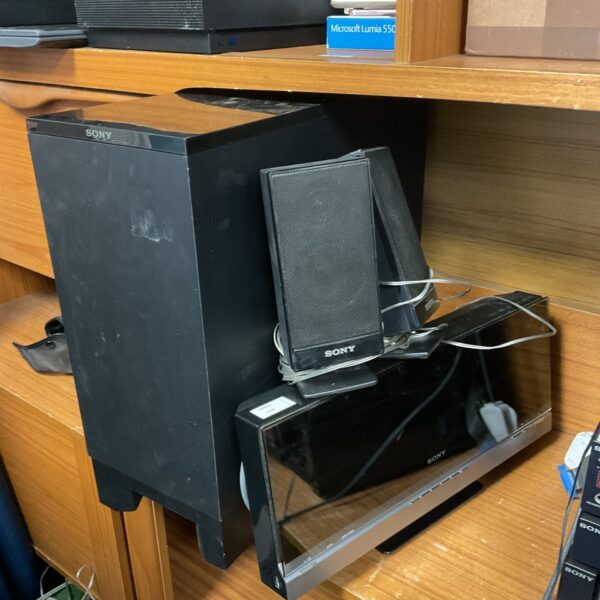 Sony DAV-F200 DVD home theatre system front view.