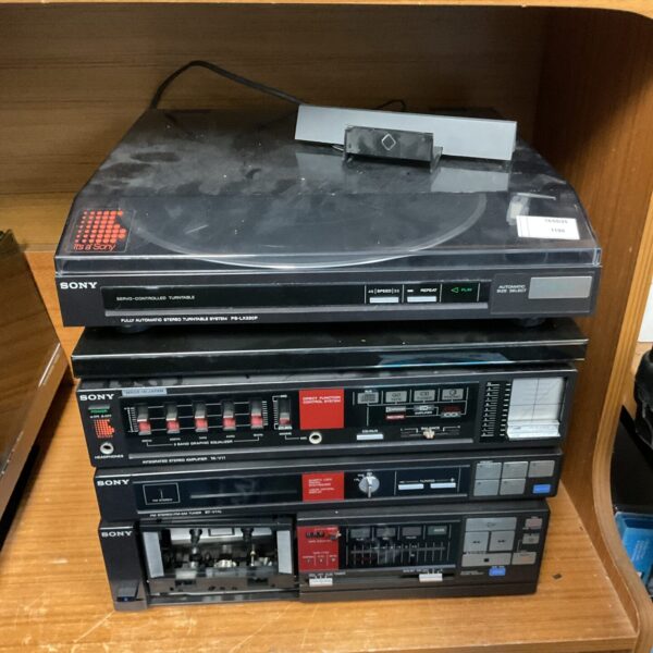 Front view of vintage Sony T-V11 graphic equalizer.