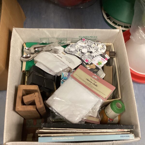 Mixed lot of household items including cheese clothes and kitchenalia.