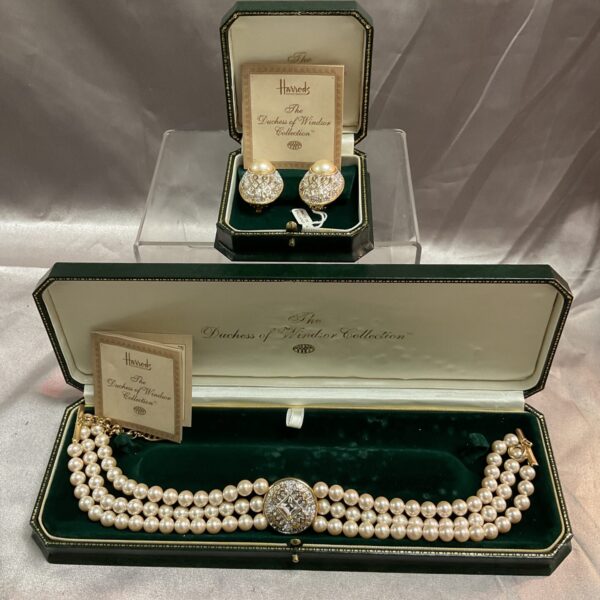 Harrods Dutchess of Windsor Collection necklace set with pearls and crystals.