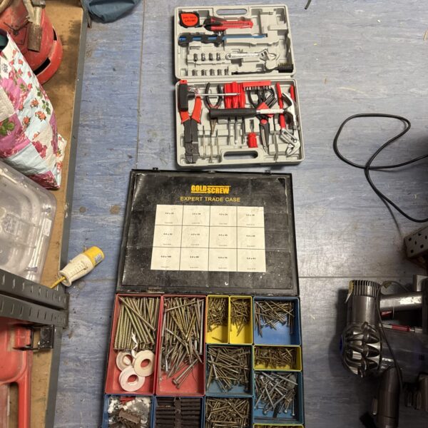Vintage Goldscrew trade case with a variety of tools inside.