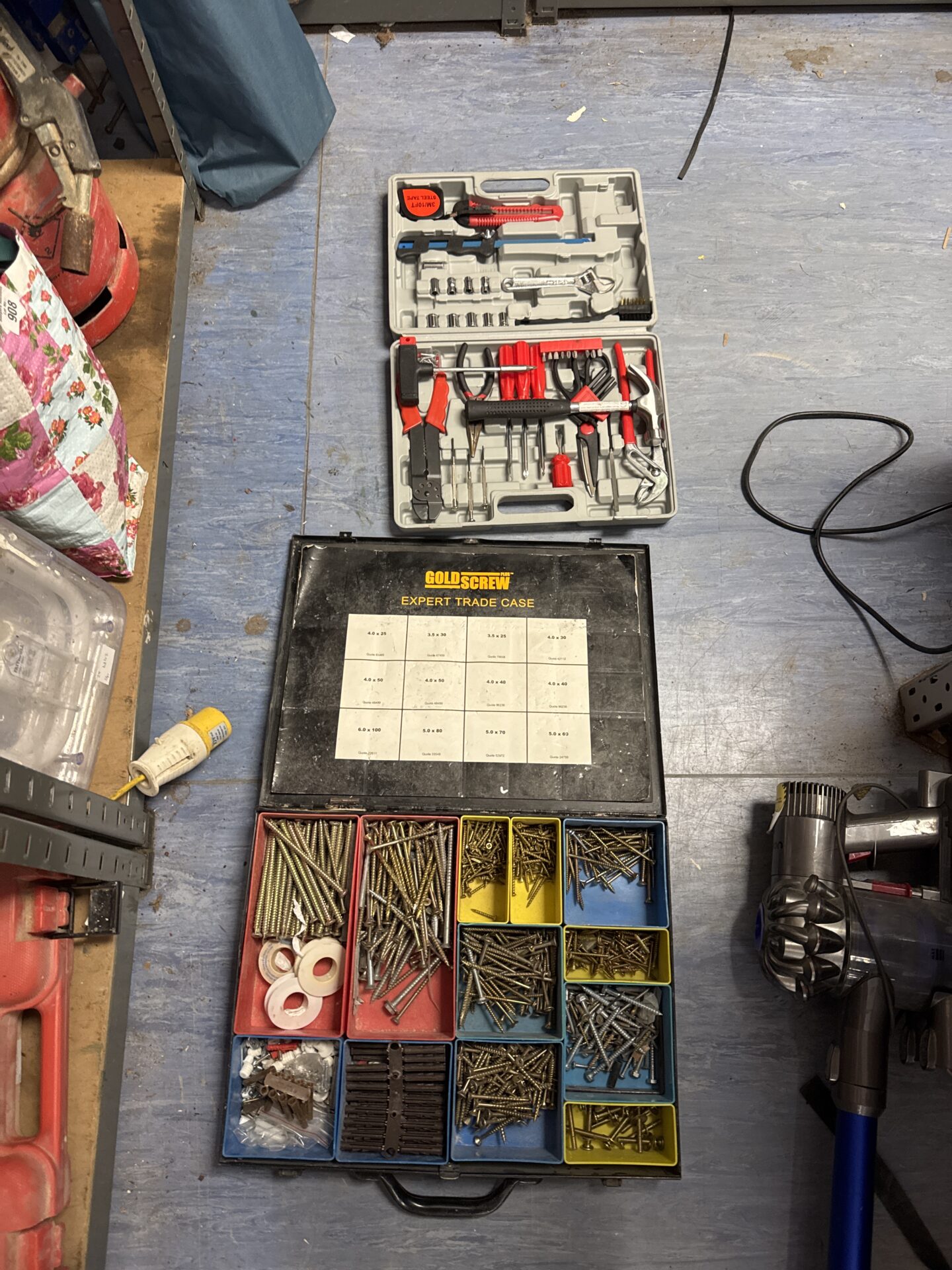 918 Goldscrew trade case with tool set