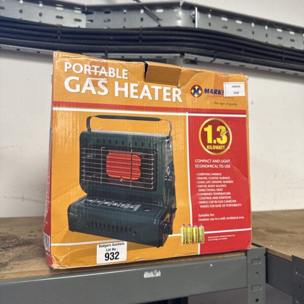 Portable gas heater model 9558 for outdoor use.
