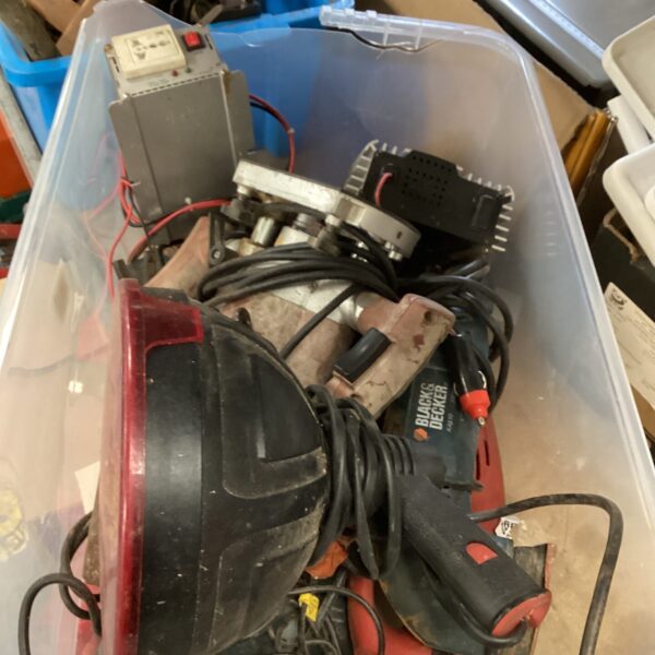 Mixed lot of power tools including an infrared light.