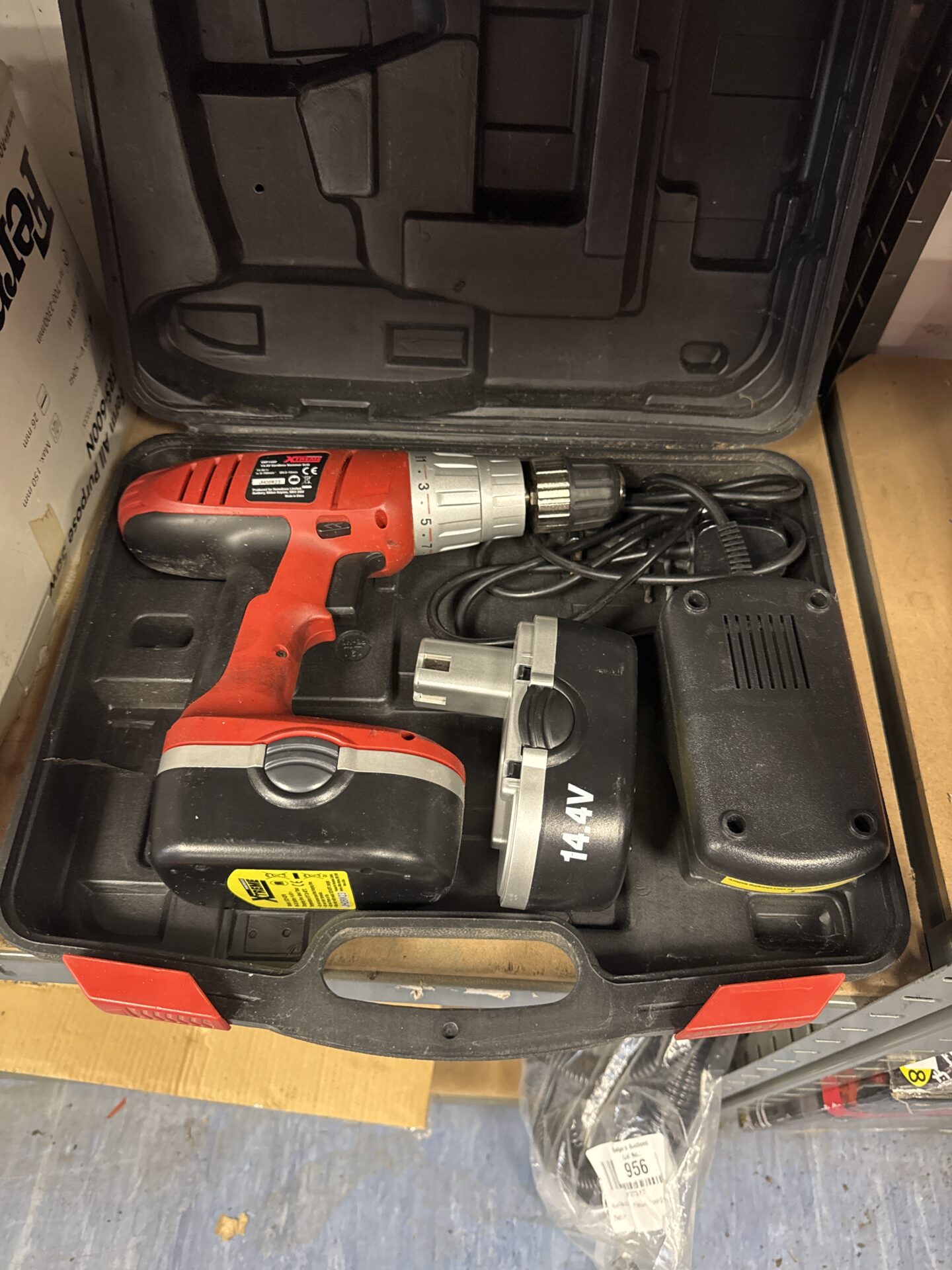 953 Challenge extreme cordless drill with batteries & charger – working