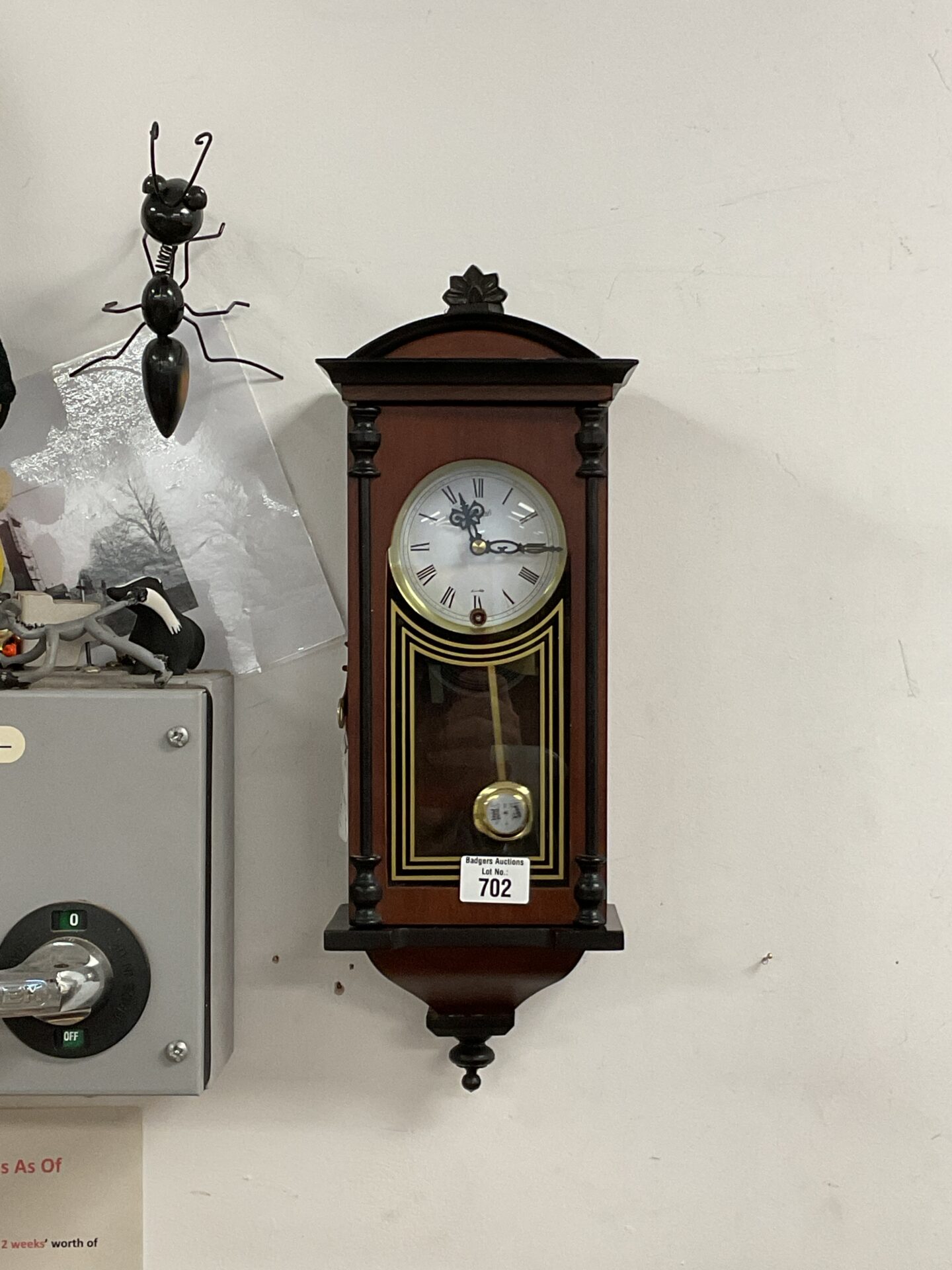 702 Highland wall clock working with key