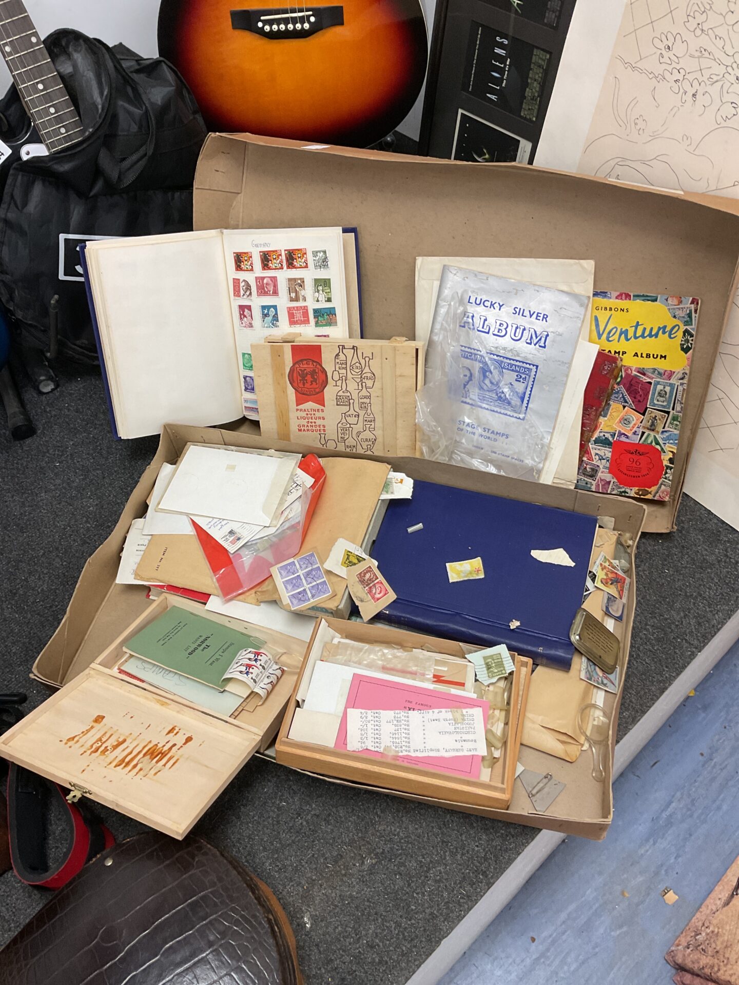 708 Collection of stamps loose & in albums