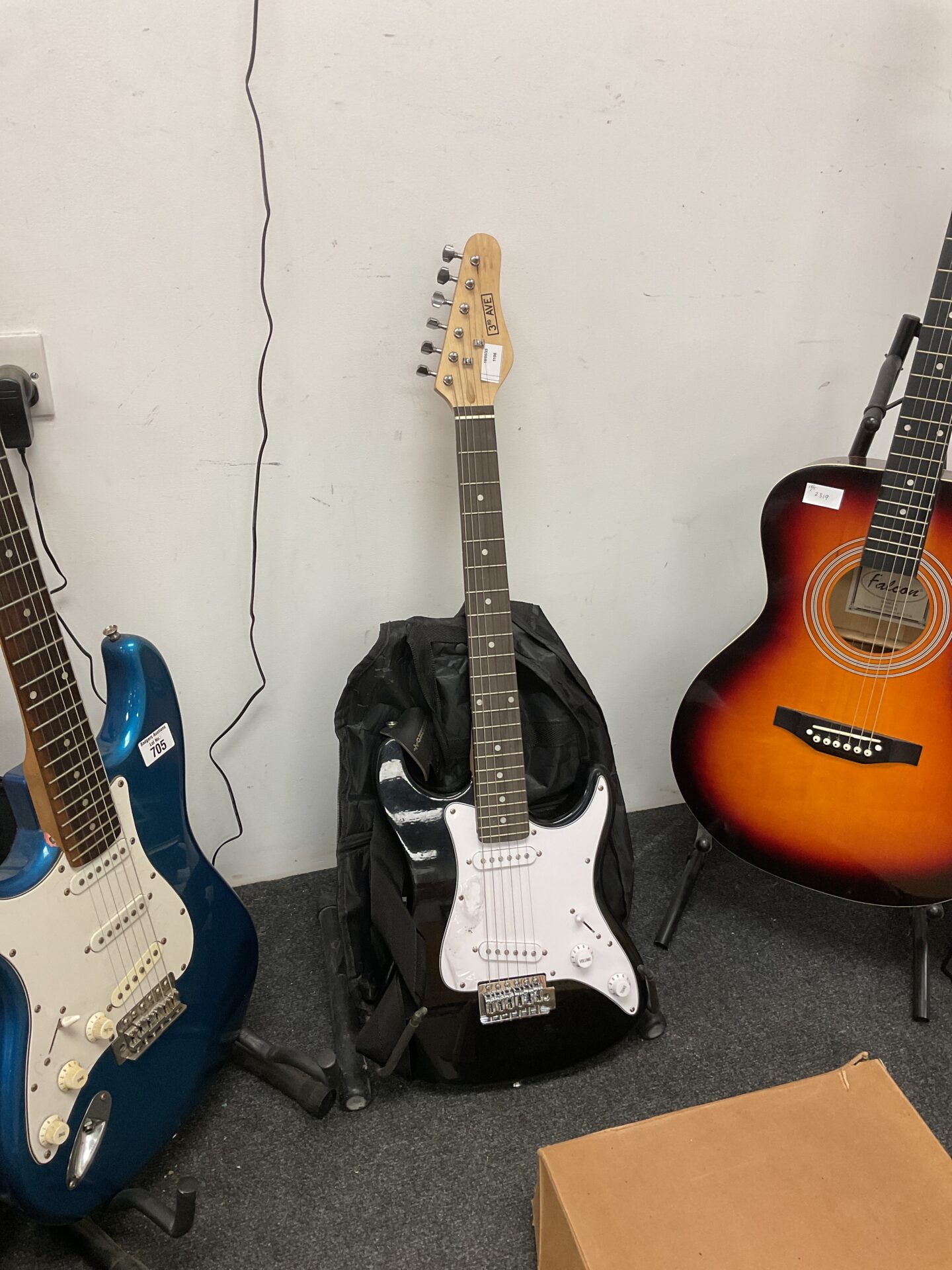 704 3rd ave black childs electric guitar