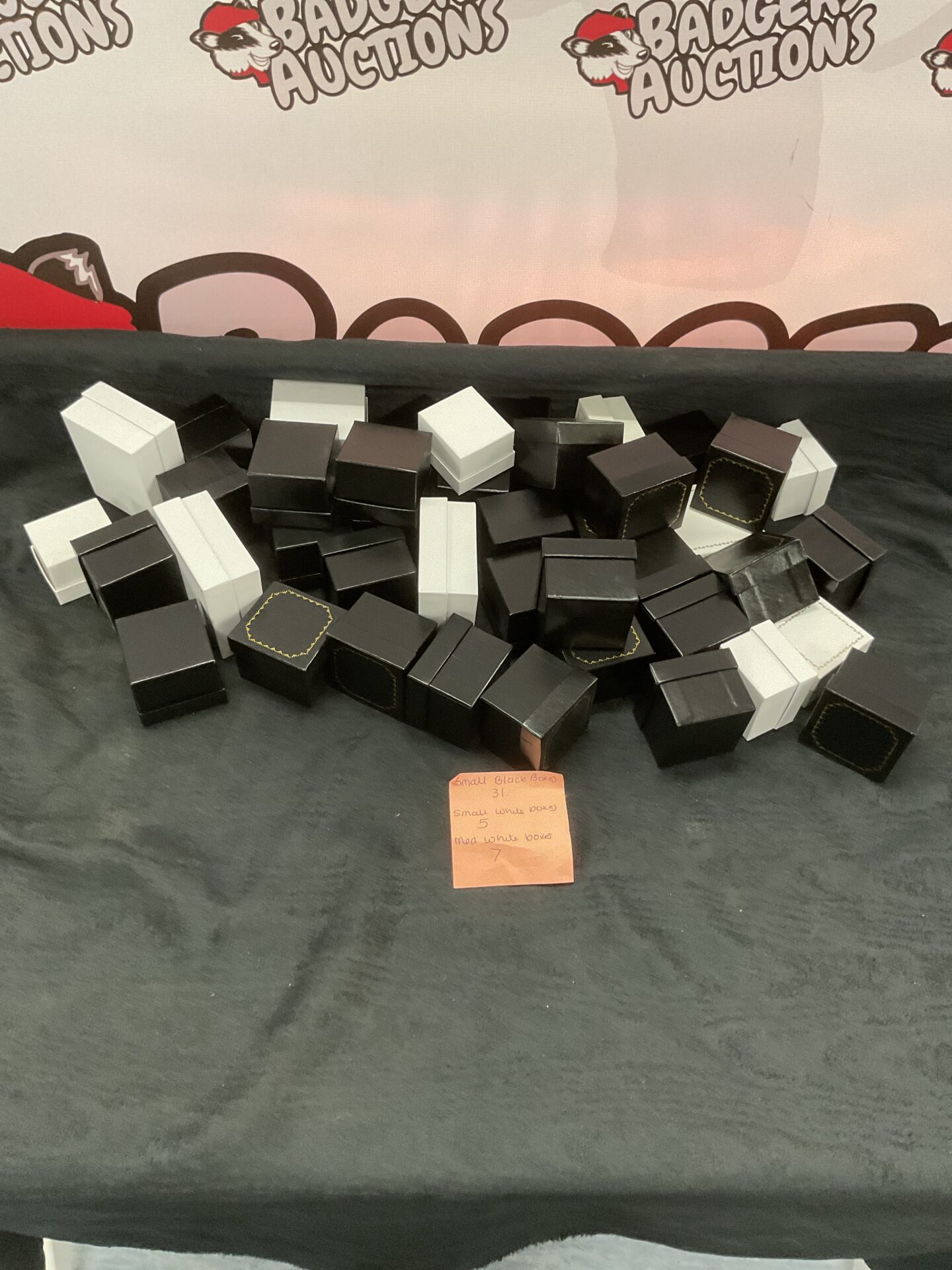 445 Bag of empty jewellery boxes (31 black, 5 small white, 7 medium white)