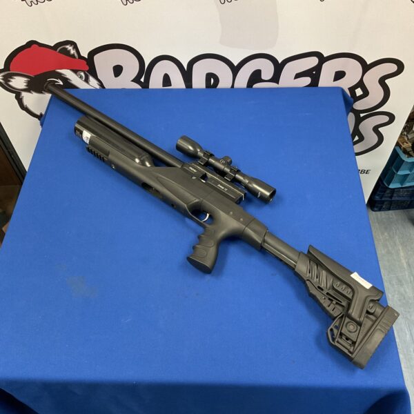 Webley En4cer gas air rifle with scope, used condition.