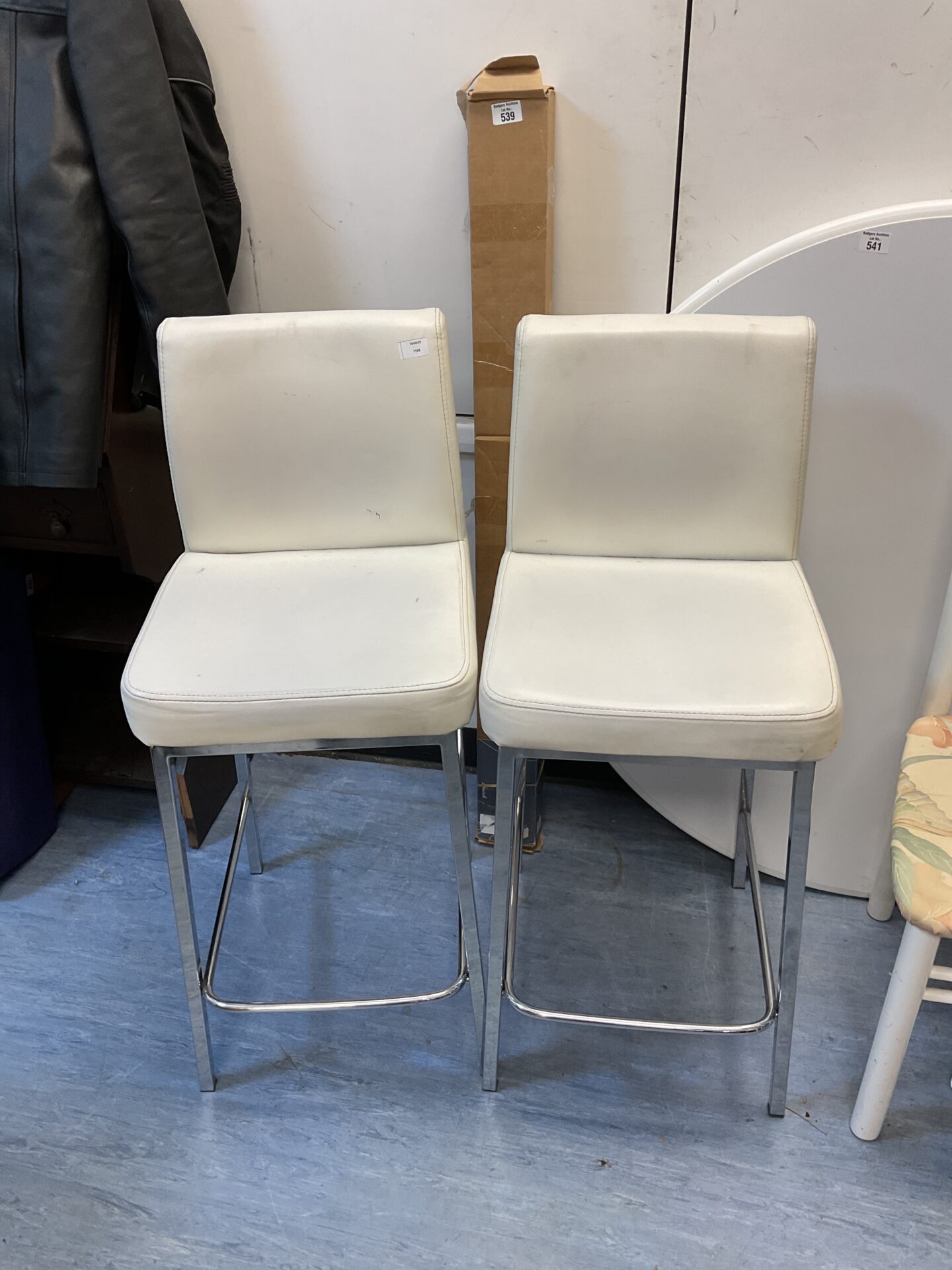 540 Pairbof bar stools with white leatherette top & chrome legs