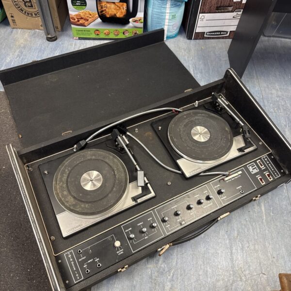 Vintage Carlsbro DJ turntable case with Garrard turntables.